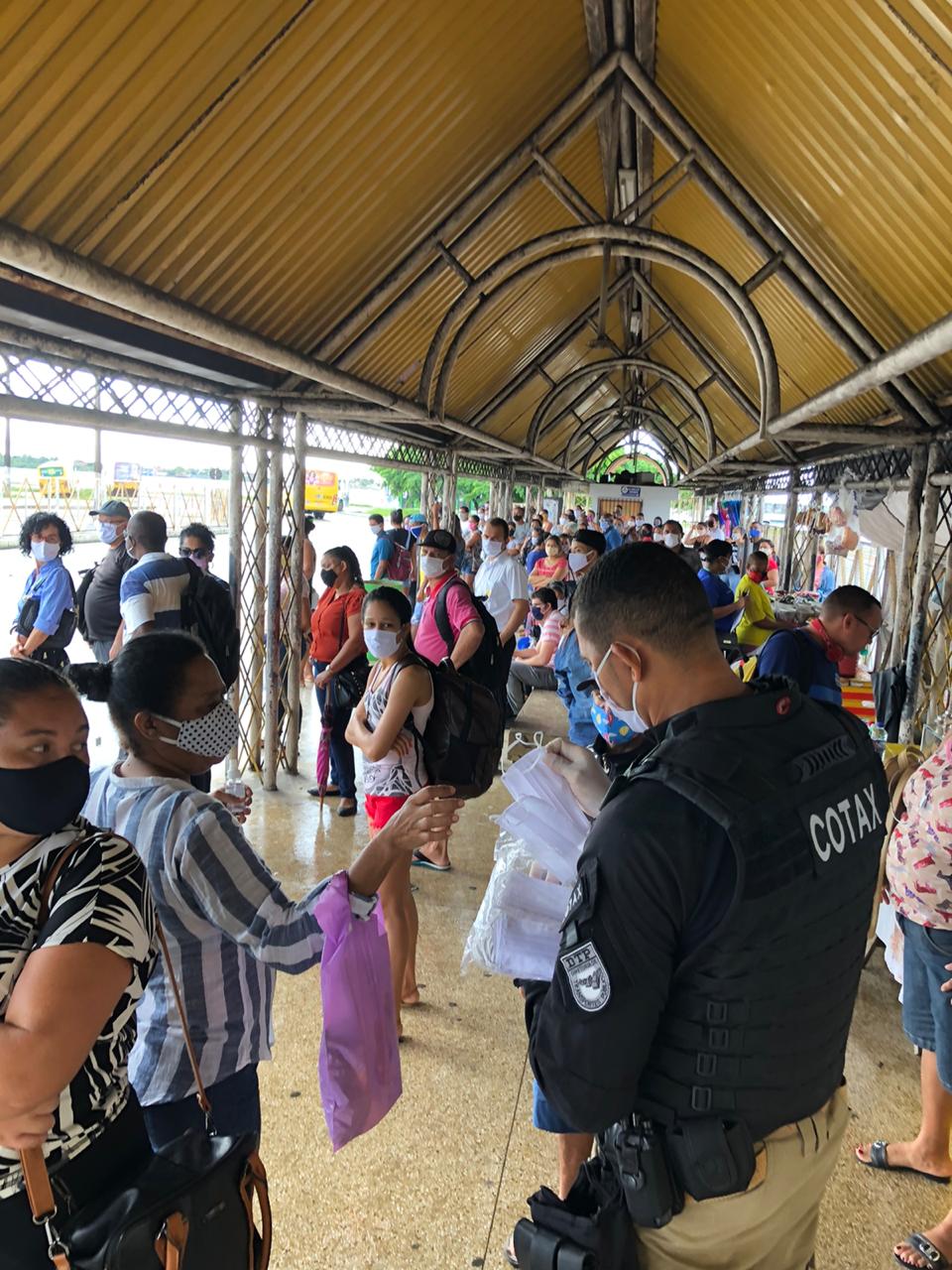 SMTT promove mais uma ação educativa sobre uso da máscara nos terminais de integração de Aracaju - SMTT Aracaju